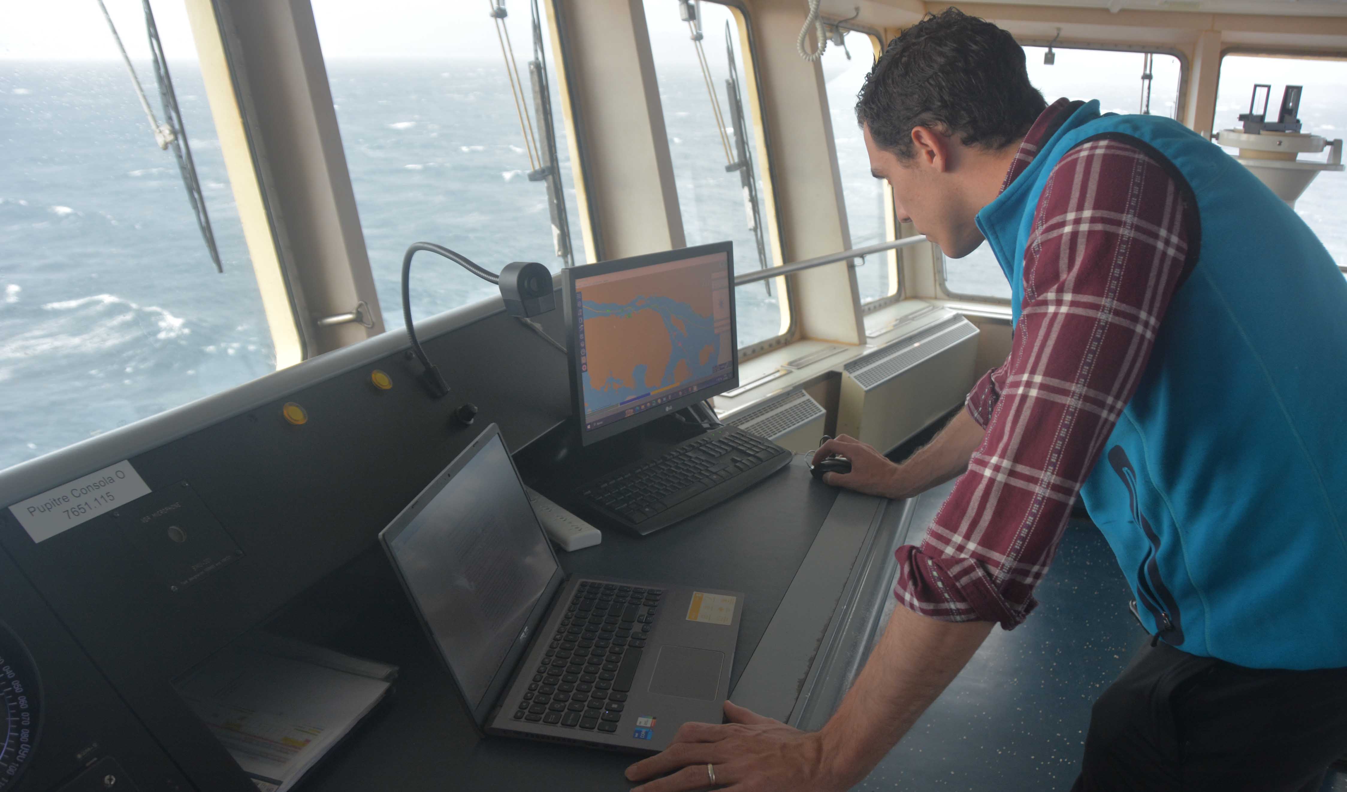 En esta Campaña Antártica de Verano 2025-26 se intensifican las tareas de vigilancia en aguas australes.