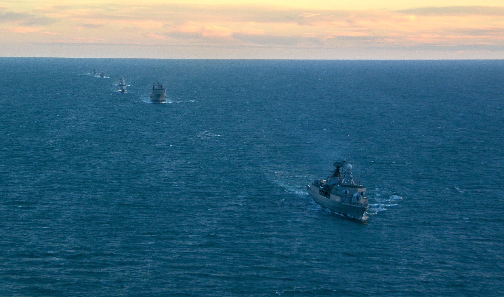 Unidades de la Flota de Mar operaron junto a buques de la División Patrullado Marítimo, la Aviación Naval y el Comando de Fuerzas de Operaciones Navales Especiales.