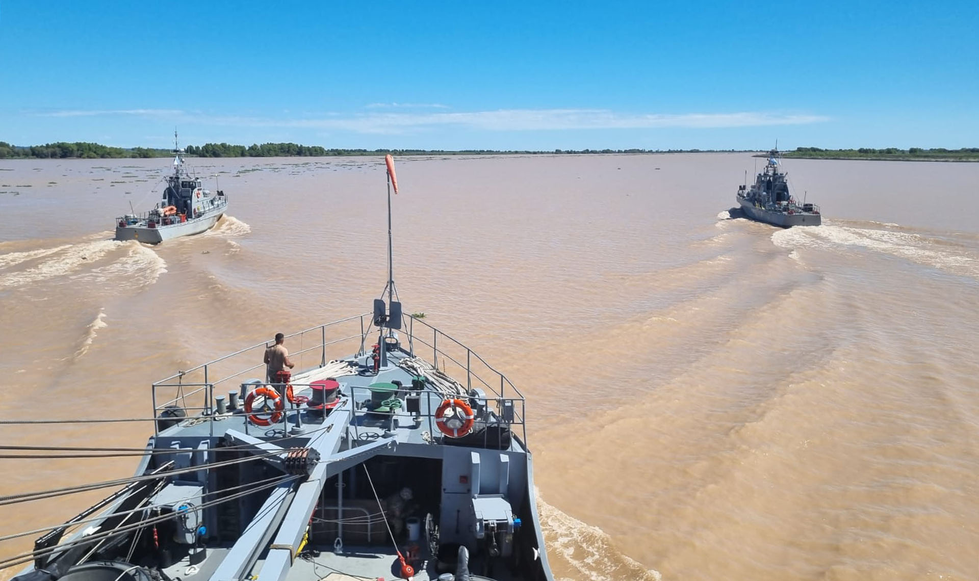 Autoridades locales dieron la bienvenida a las unidades de la División Patrullado Fluvial. Durante su permanencia realizaron una jornada de puertas abiertas. 