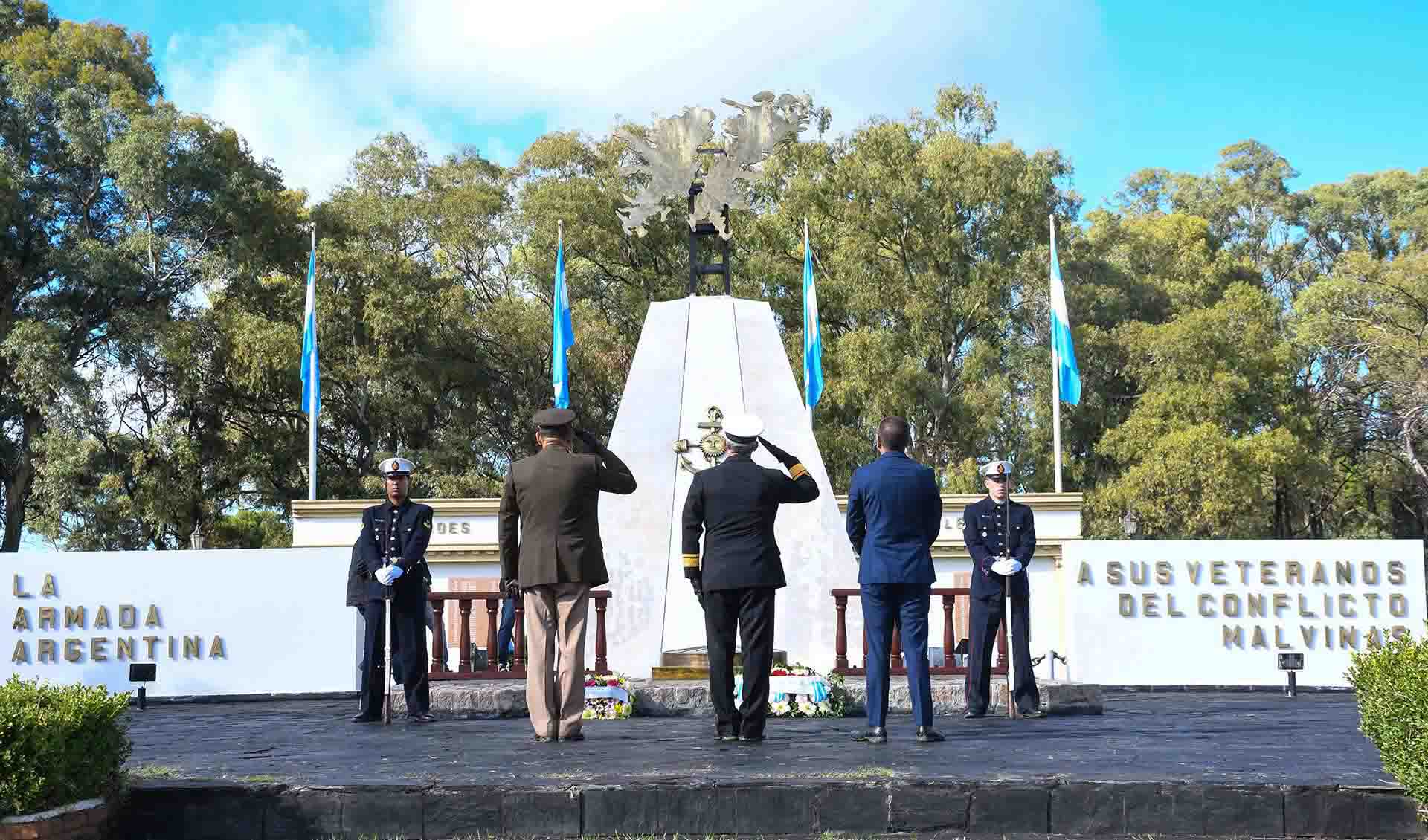 Estuvo encabezado por el Comandante de Adiestramiento y Alistamiento de la Armada.
