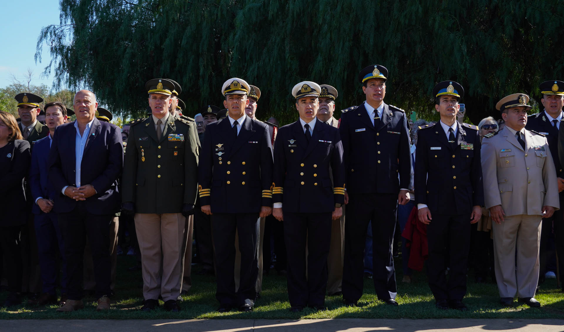 Se realizó en la plaza Héroes de Malvinas. La encabezó el Intendente Federico Susbielles.