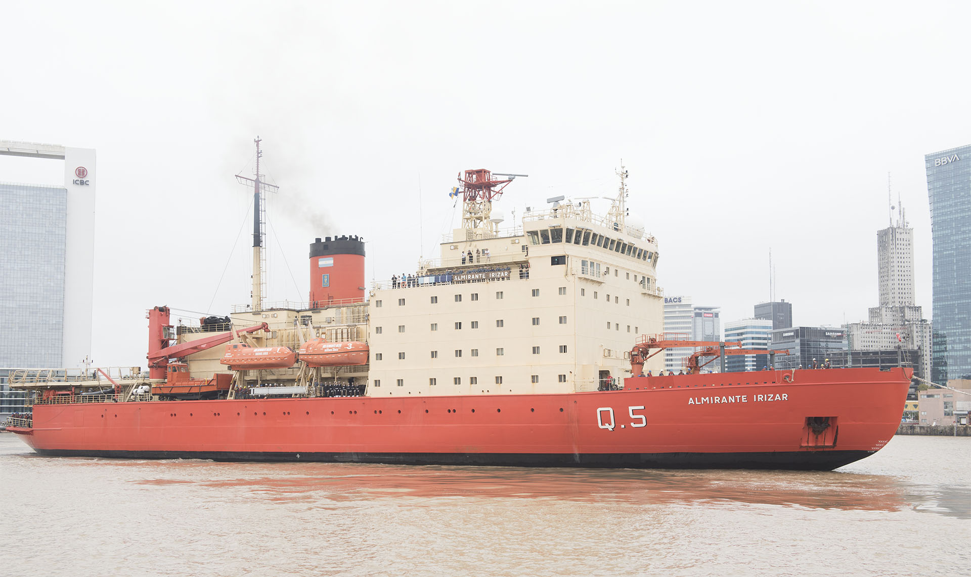 Esta mañana tomó amarras en su apostadero habitual, luego de concluir su participación en la Campaña Antártica de Verano 2025-2026.