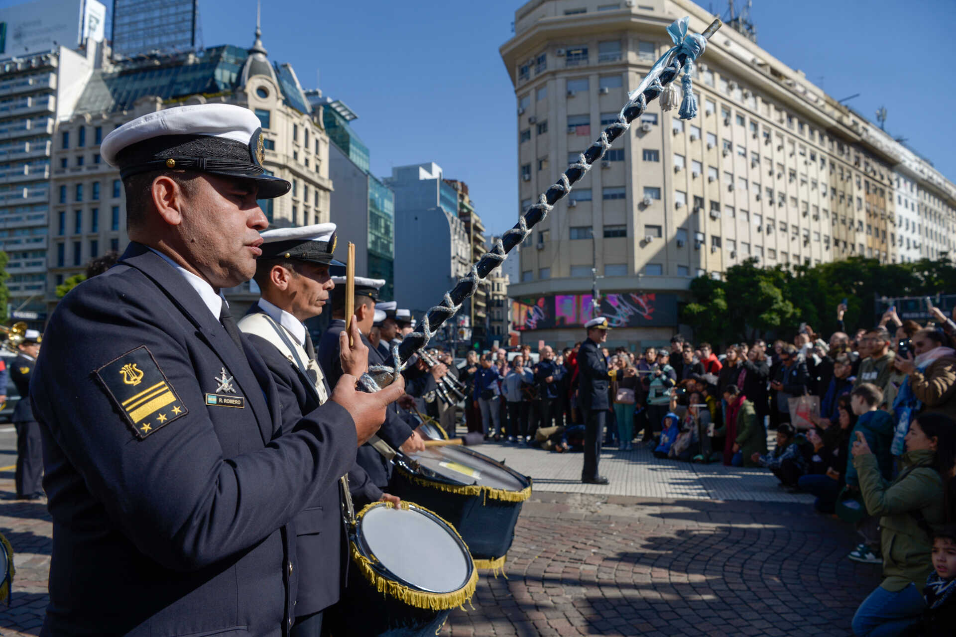 Se realizaron en diferentes puntos del país, al conmemorarse el 213º aniversario de la primera presentación de la canción patria.