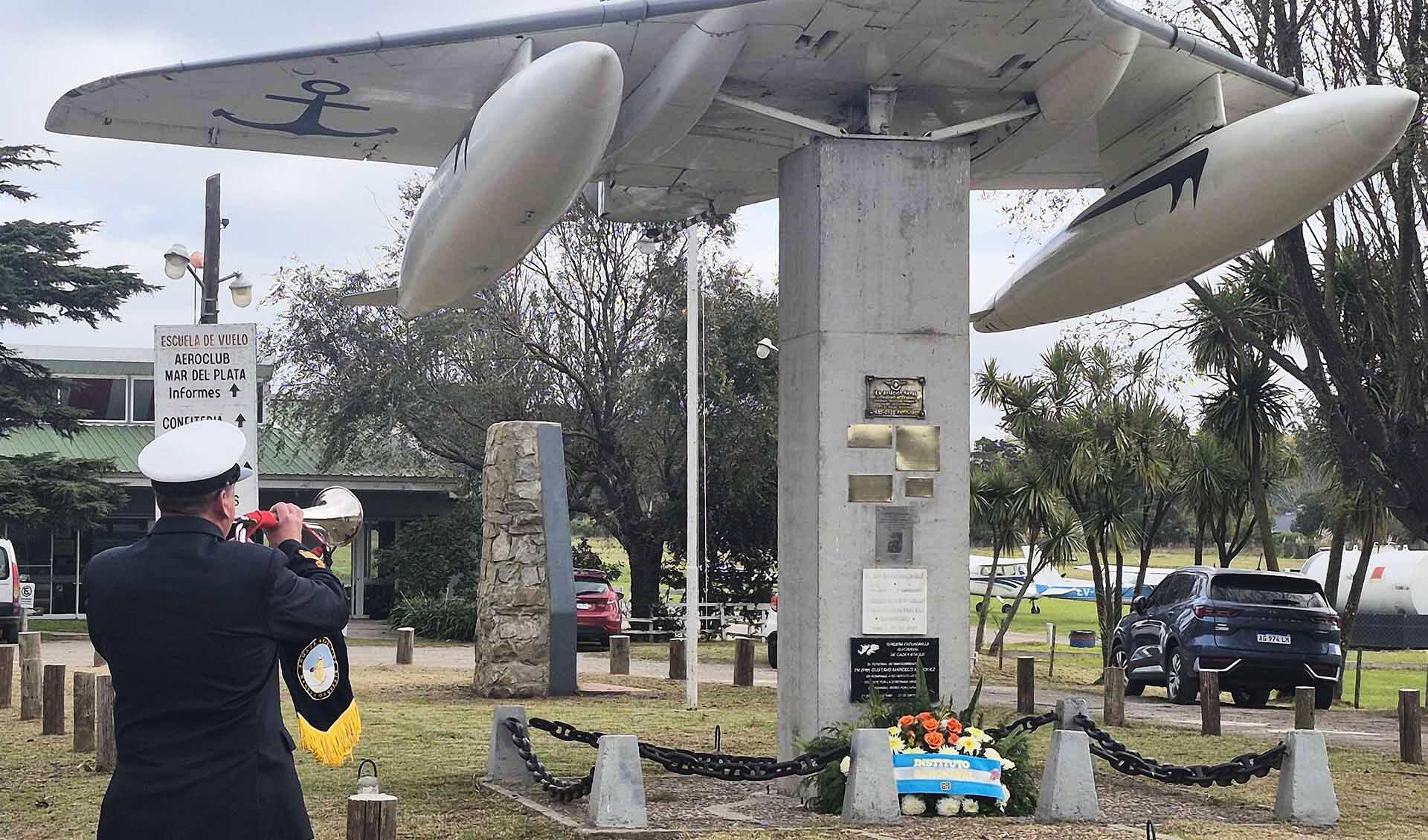 El aviador naval caído en Malvinas fue recordado en un acto realizado en el Aeroclub de Mar del Plata.