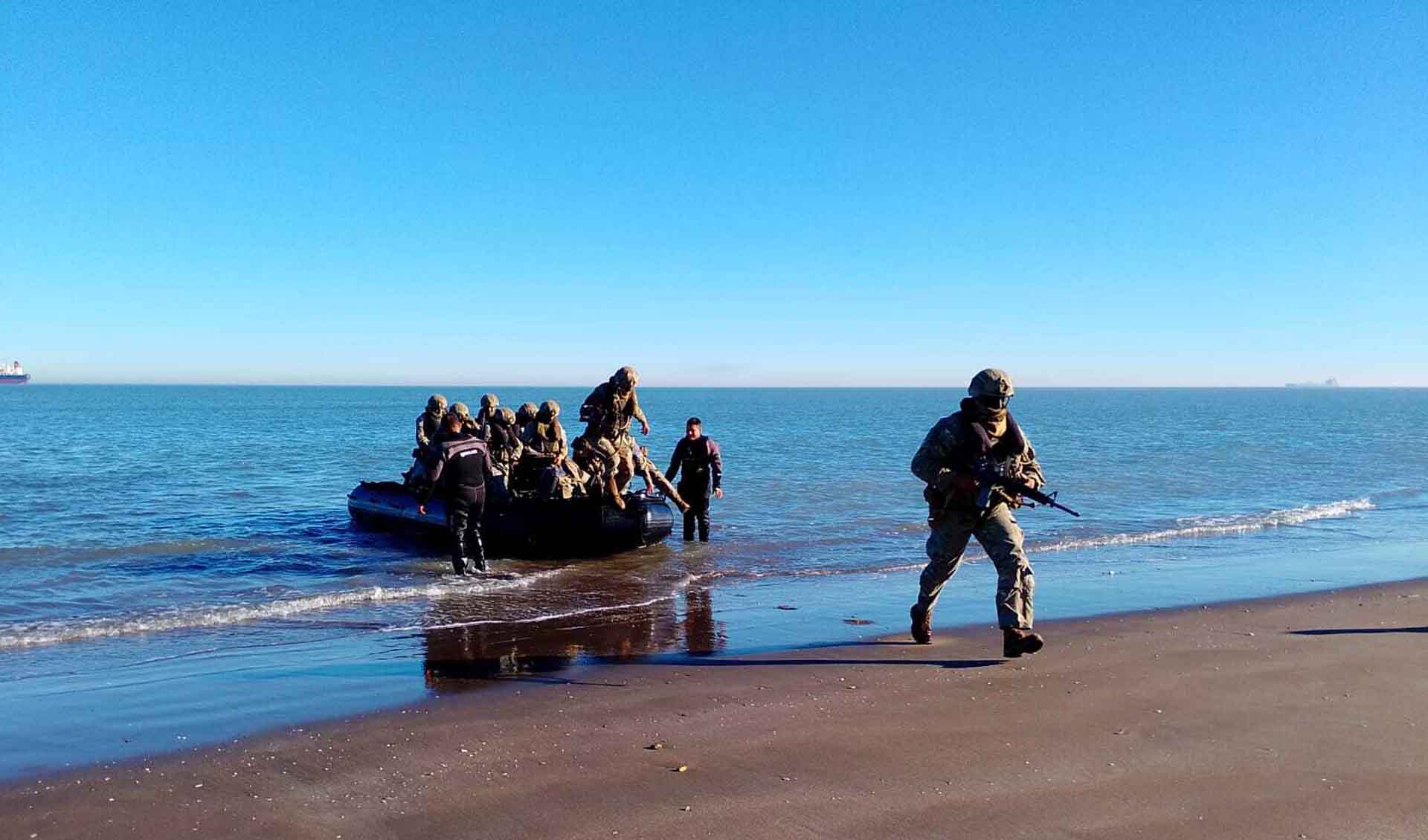 Estuvo bajo la conducción del Comando de la Brigada Anfibia de la Infantería de Marina y el Comando de la Flota de Mar.