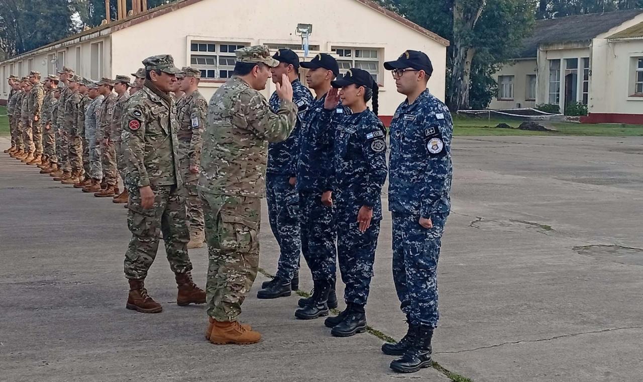 La ceremonia fue presidida por el Comandante de la Infantería de Marina, Contraalmirante Carlos Eduardo Gómez Nolasco.