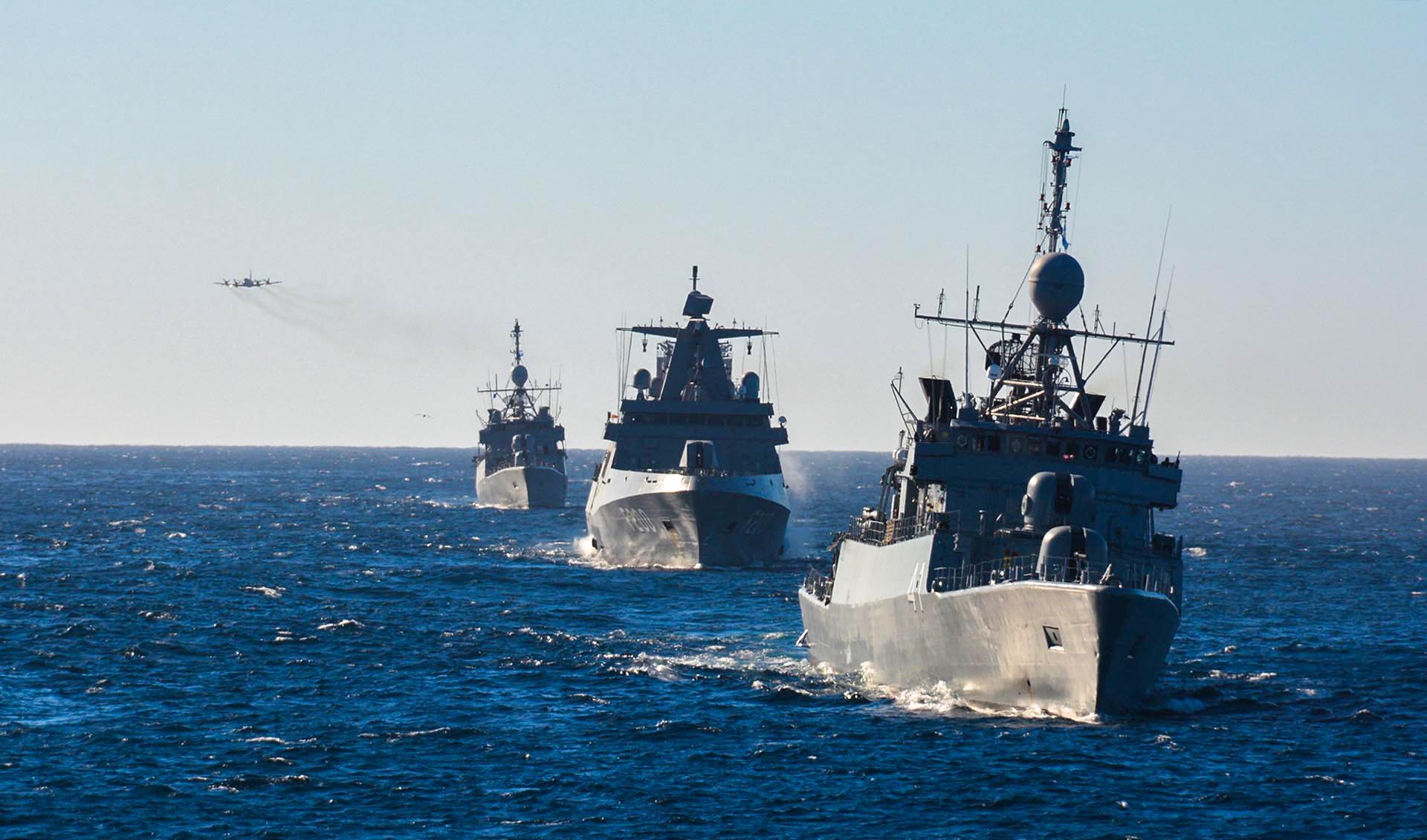 Participaron 10 unidades navales, medios aeronavales y Fuerzas Especiales, consolidando los procedimientos comunes entre la Armada Argentina y la Marina de Brasil.