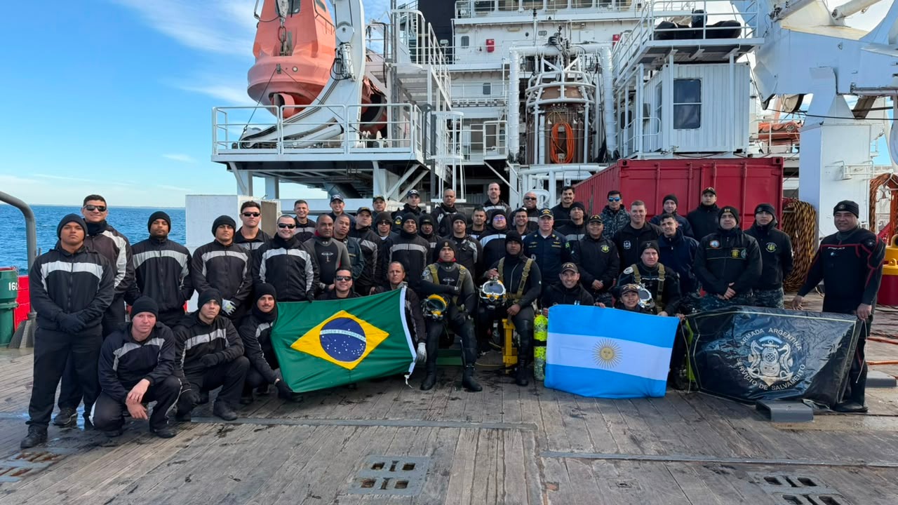 Hicieron uso de la capacidad operativa de buceo en altamar, en el marco del ejercicio binacional Fraterno junto a sus pares de la Marina de Brasil.