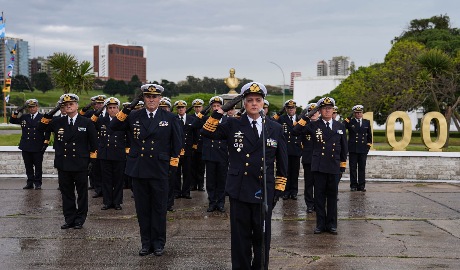 La ceremonia fue presidida por el Jefe del Estado Mayor General de la Armada y contó con la presencia de personal militar y civil, junto a invitados especiales.