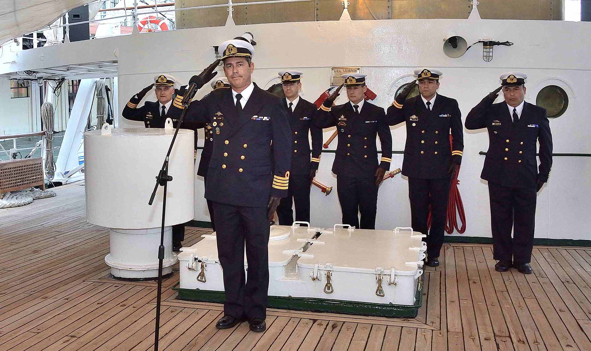 Durante el IV Viaje de Instrucción batió el Récord Mundial de Velocidad de Grandes Veleros en el cruce del Océano Atlántico Norte y obtuvo la primera “Boston Teapot”.