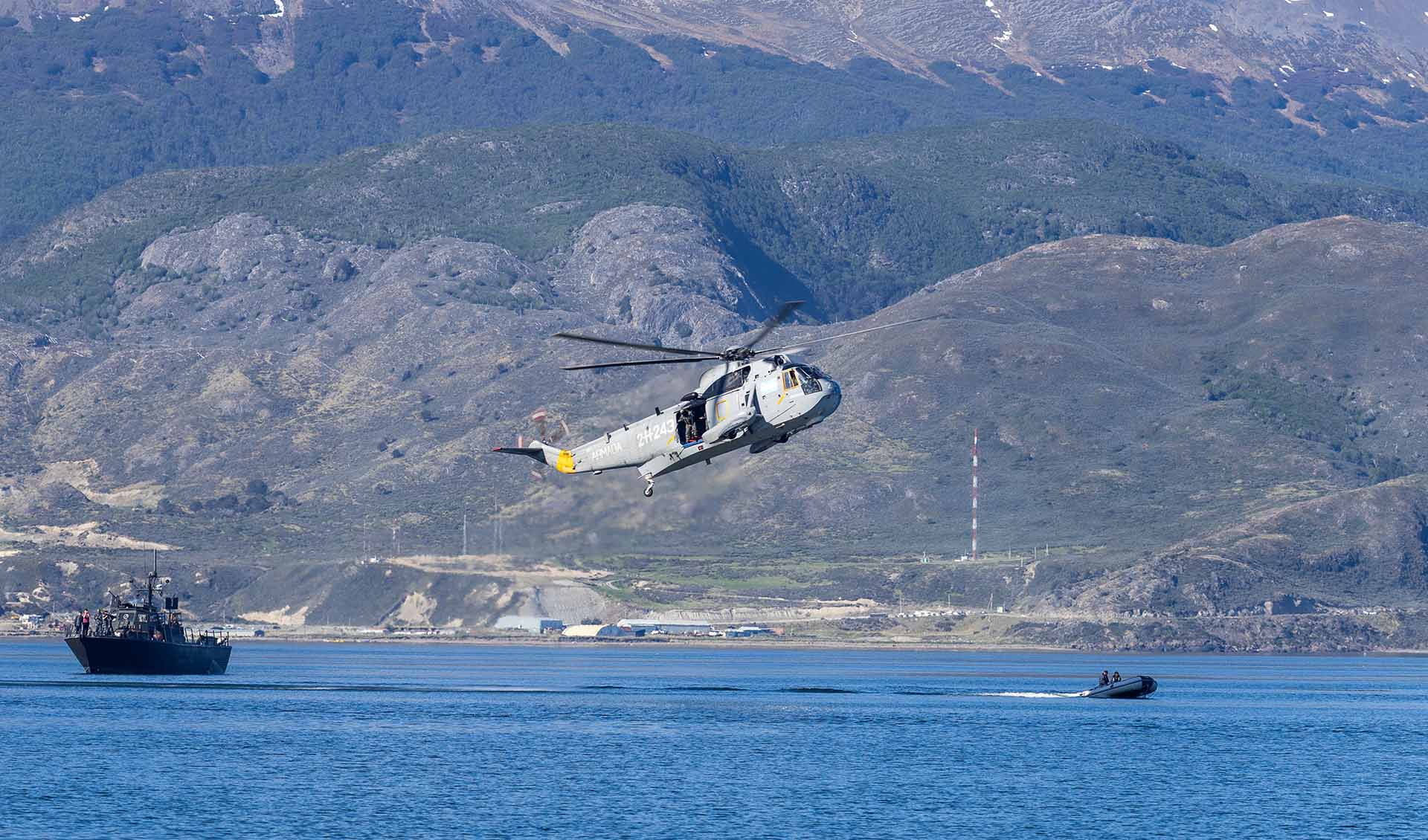 Unidades de la Armada Argentina llevaron adelante la actividad en el marco del despliegue de la aviación naval en Tierra del Fuego.